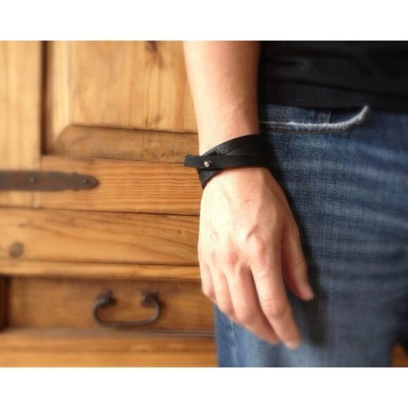 Black Leather Triple Wrap Bracelet with Silvertone Stud Closure - Picture 3 of 4